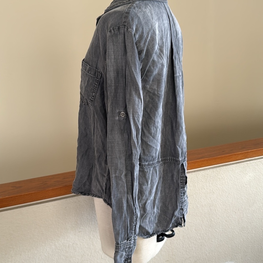 Cloth & Stone Charcoal Button-Up Shirt size small - Picture 2 of 7